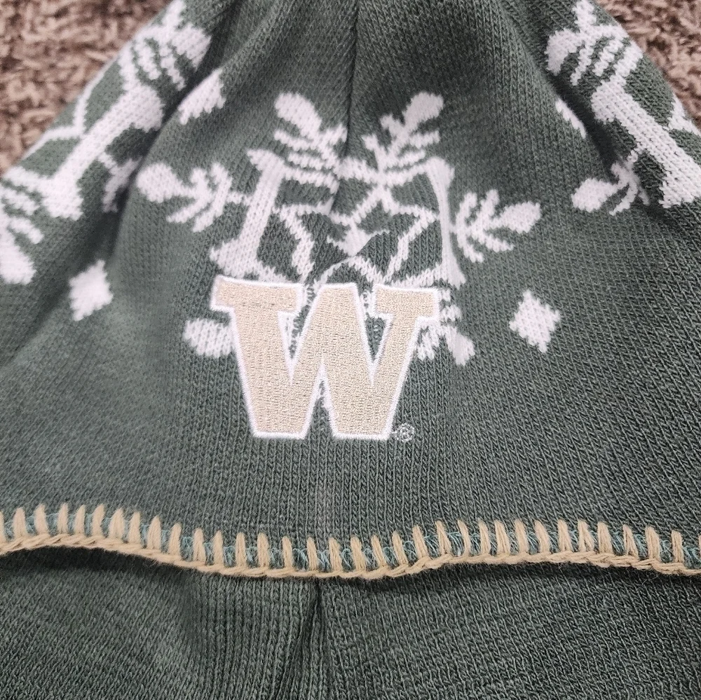 Washington Huskies NEW Beanie Knit WInter Hat With Pom NCAA